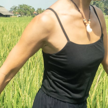 バンブーコットン カップポケット付き クロップド丈 キャミソール （黒）Bamboo cotton Cropped Camisole (Black)