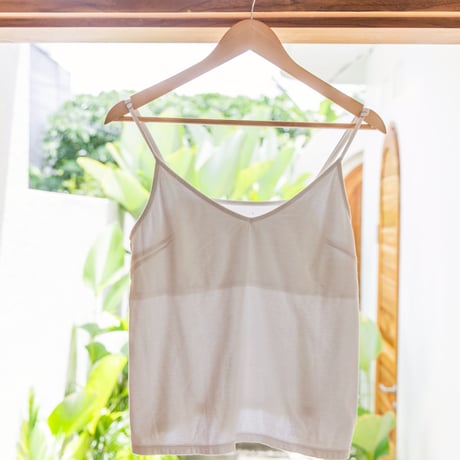 バンブーコットン カップポケット付き Vネック キャミソール（白）Bamboo Cotton V-Neck Camisole with Cup Pockets (White)