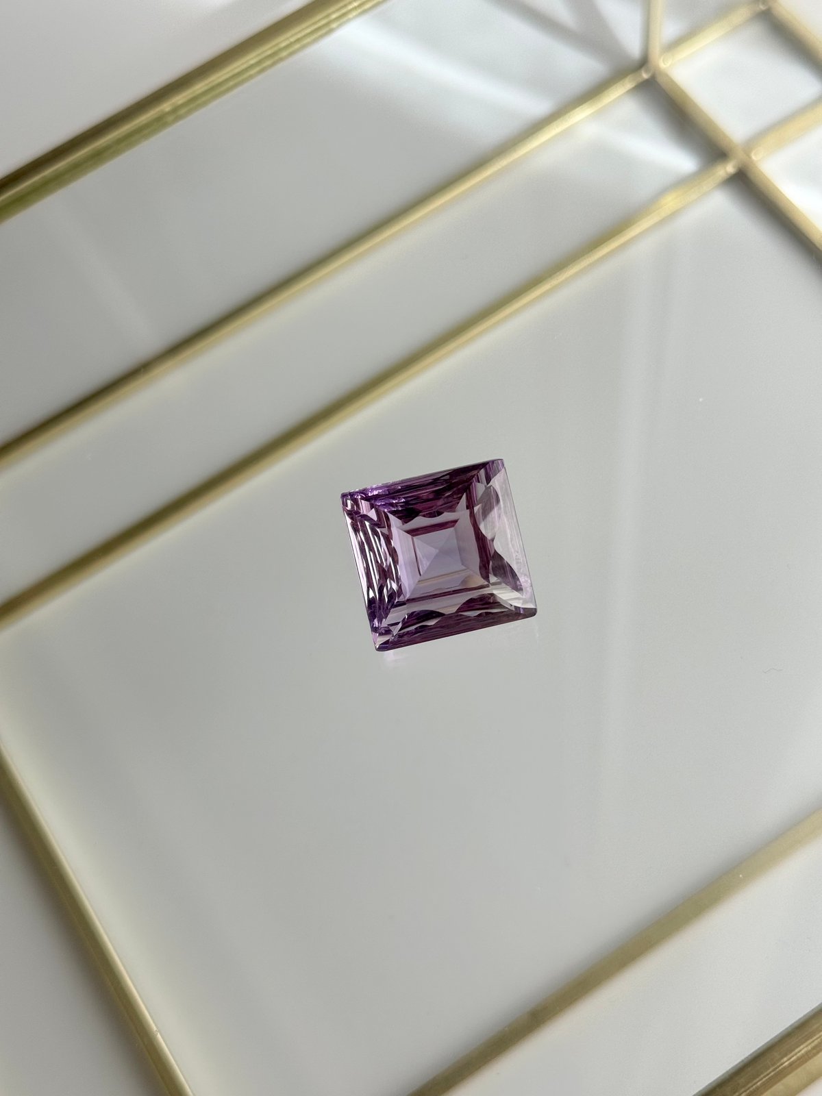 宝石質アメジスト レーザーカット ルース | CREA