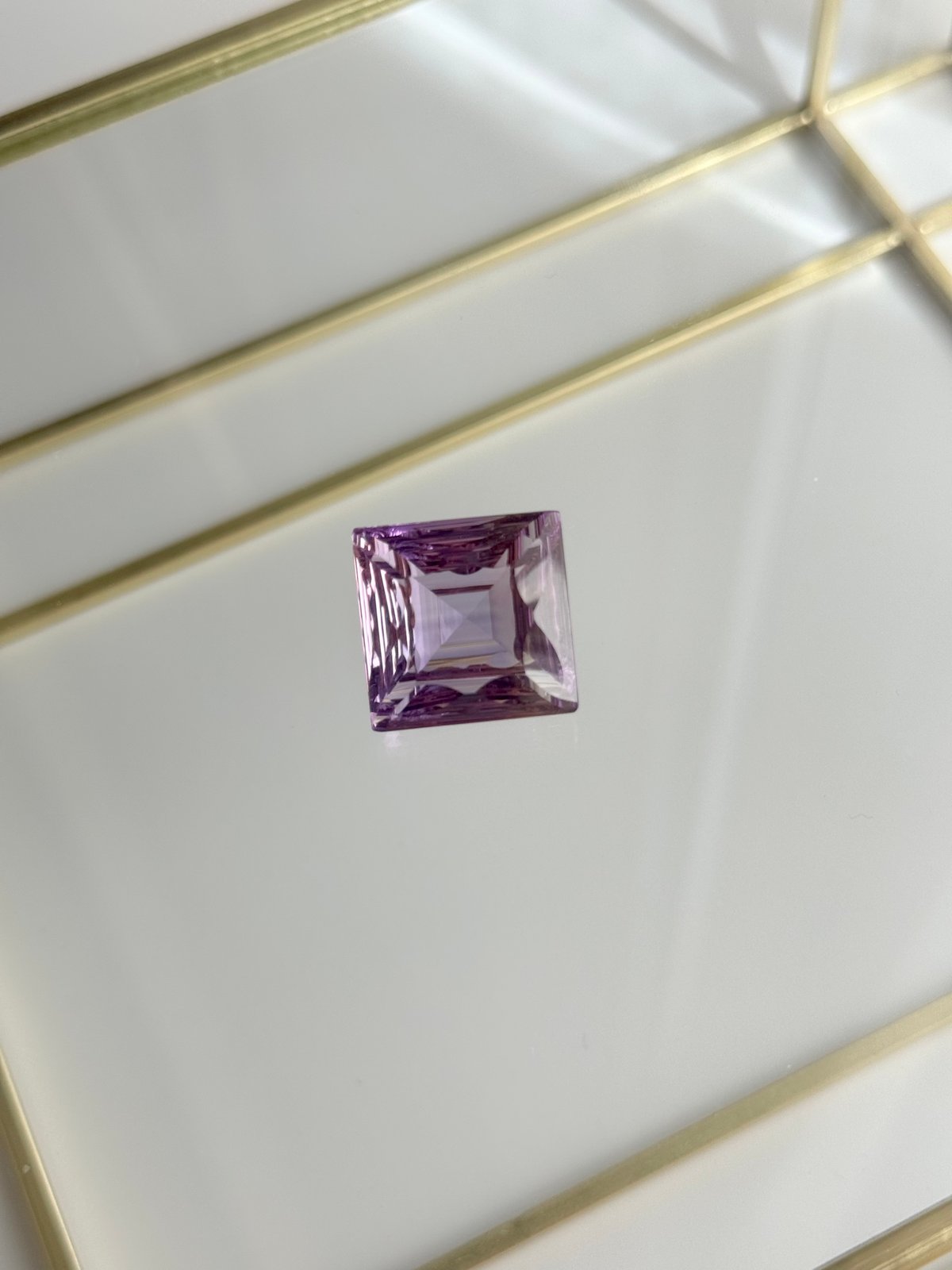 宝石質アメジスト レーザーカット ルース | CREA