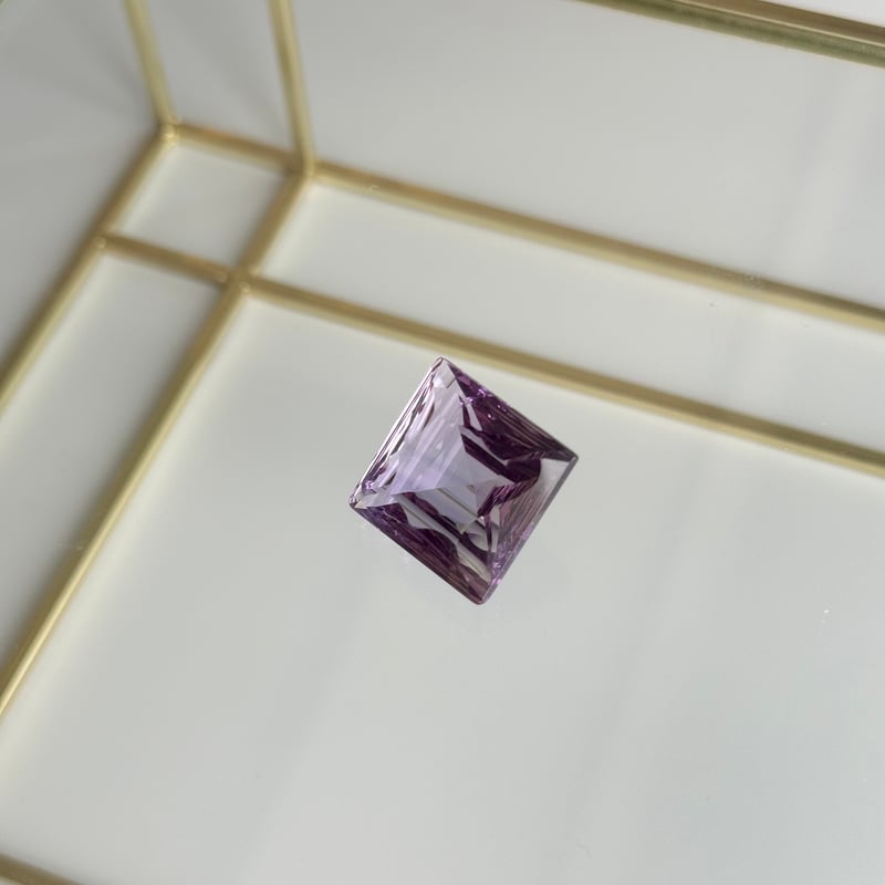宝石質アメジスト レーザーカット ルース | CREA