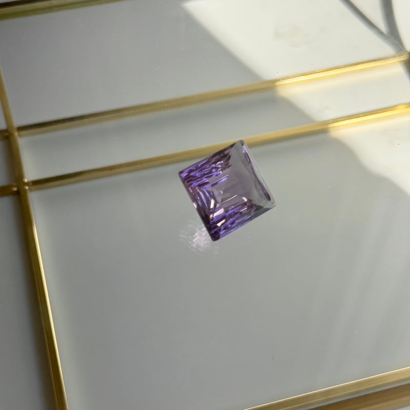 宝石質アメジスト レーザーカット ルース | CREA