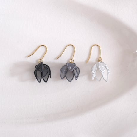 ラペイロージア ピアス「yunruri」