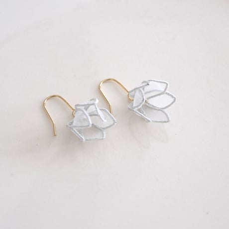 ラペイロージア ピアス「yunruri」