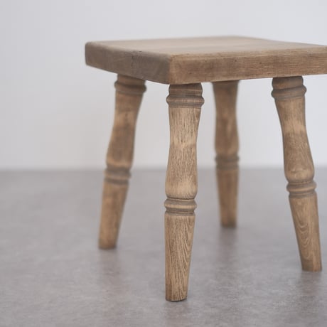 French Antique / 小ぶりなスツール