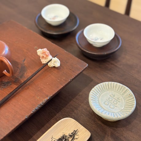 李朝 白磁餅型「双喜」