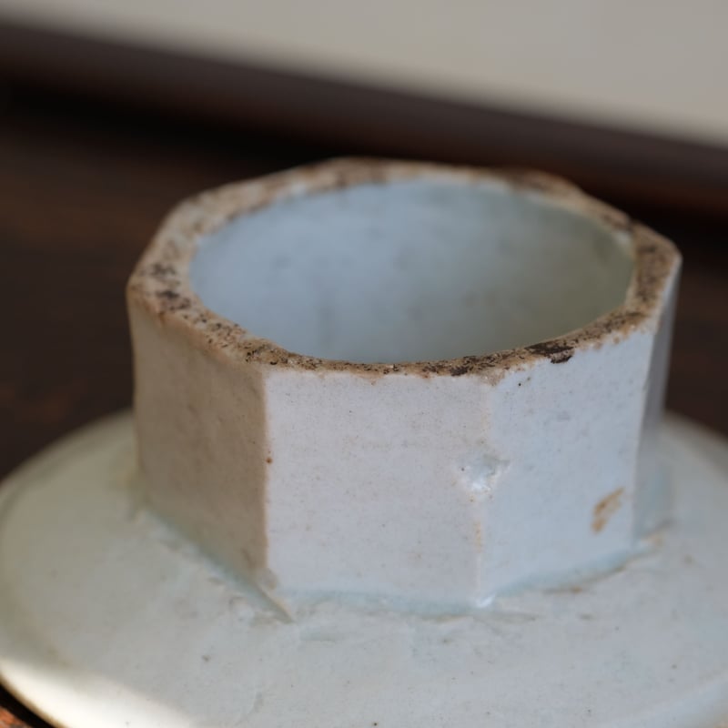 李朝 面取りされた小さな白磁の祭器 | gallery & boutique 雪月花
