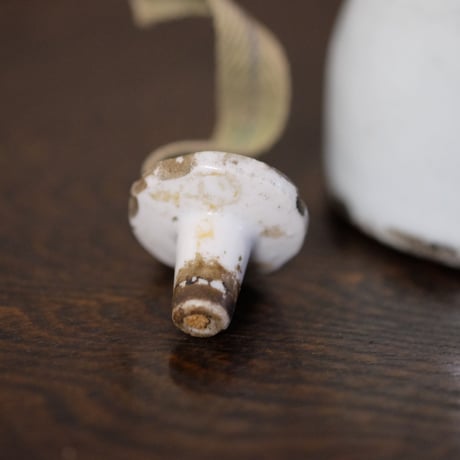 李朝白磁の灯火器