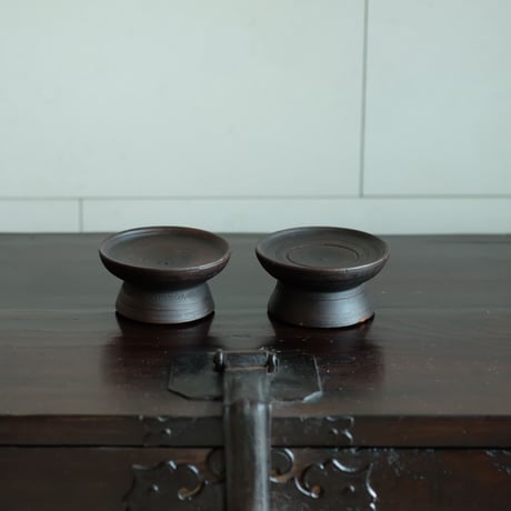 木製の小さな高台皿（2点セット）
