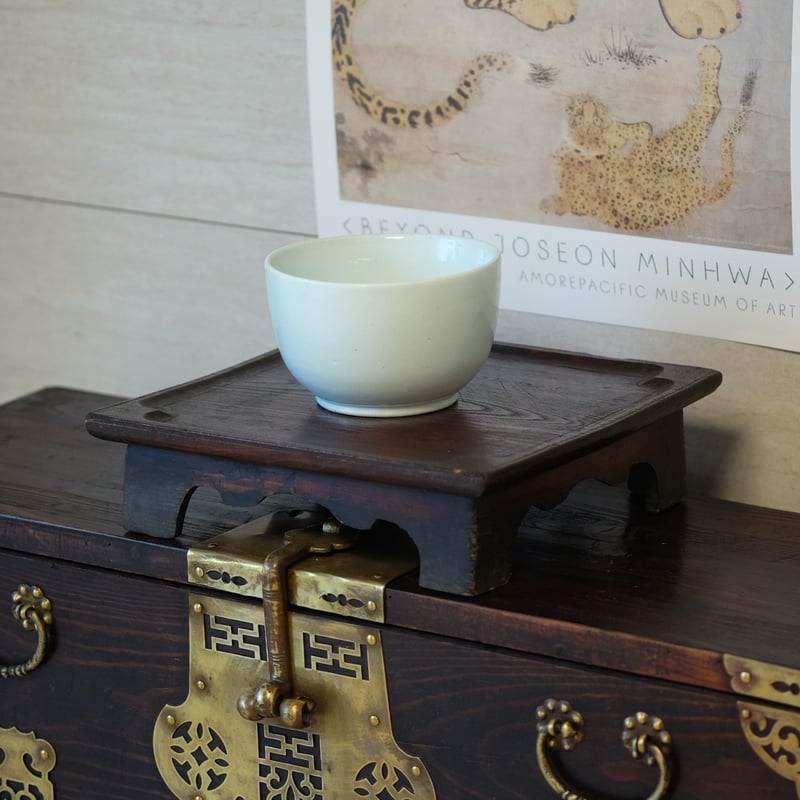 天板彫りが美しい古い餅台 | gallery & boutique 雪月花