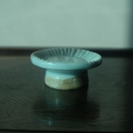 李朝 白磁餅型「双喜」