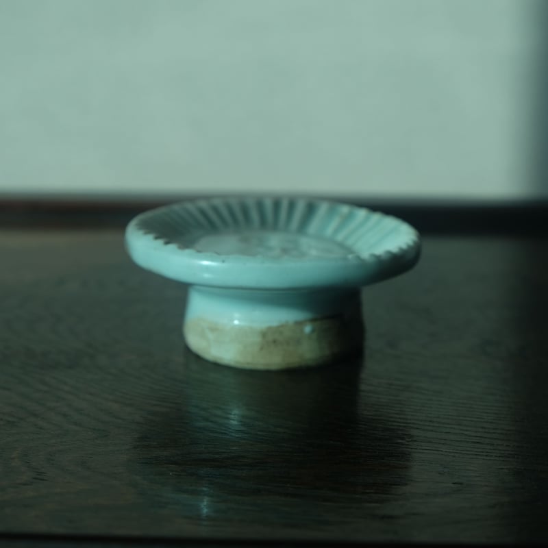李朝 白磁餅型「双喜」 | gallery & boutique 雪月花