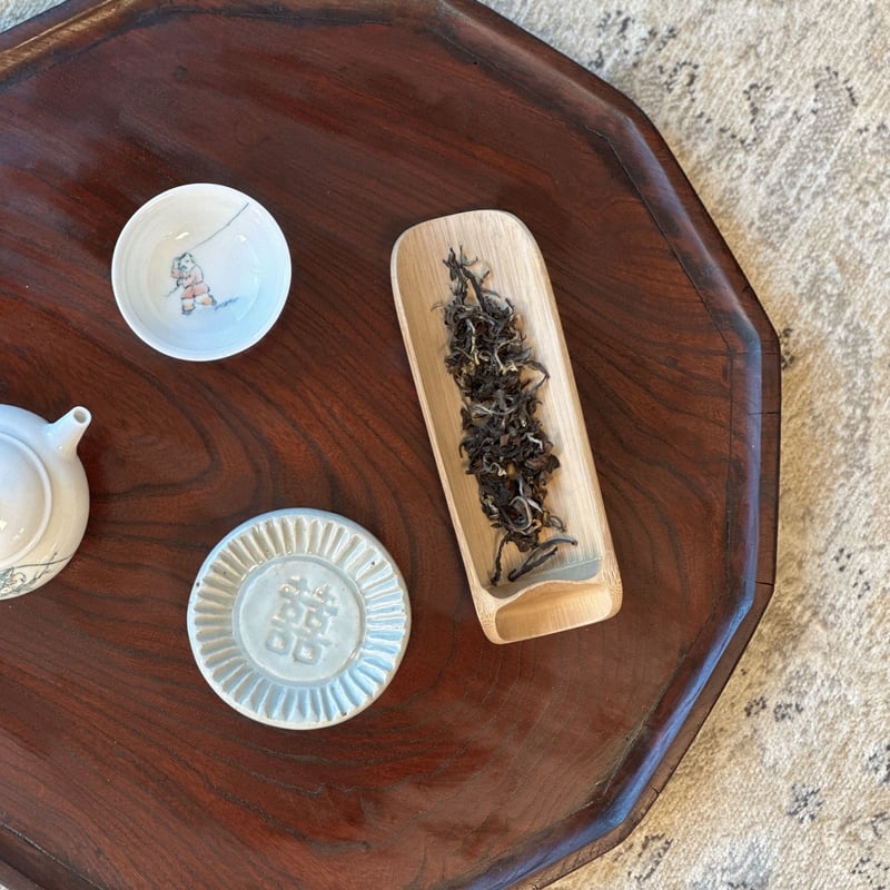 李朝餅型　白磁櫛目文 李朝 白磁餅型「双喜」 | gallery & boutique 雪月花