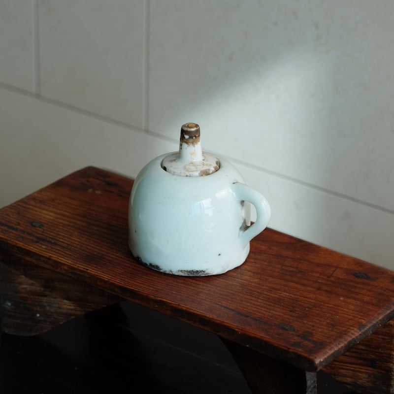 李朝白磁の灯火器 | gallery & boutique 雪月花 李朝白磁の灯火器 | gallery & boutique 雪月花
