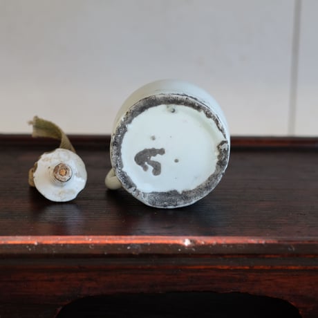 李朝白磁の灯火器