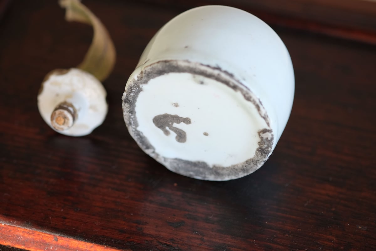 李朝白磁の灯火器 | gallery & boutique 雪月花