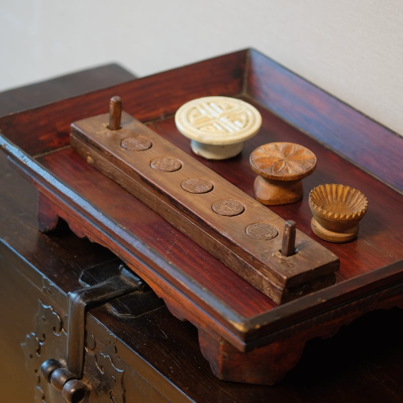 李朝 茶食板 | gallery & boutique 雪月花