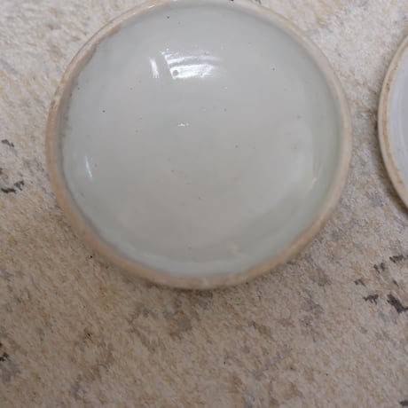 李朝 青松白磁の小皿（2点セット）