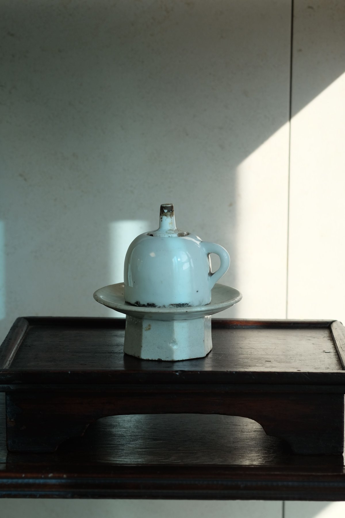 李朝白磁の灯火器 | gallery & boutique 雪月花 李朝白磁の灯火器 | gallery & boutique 雪月花