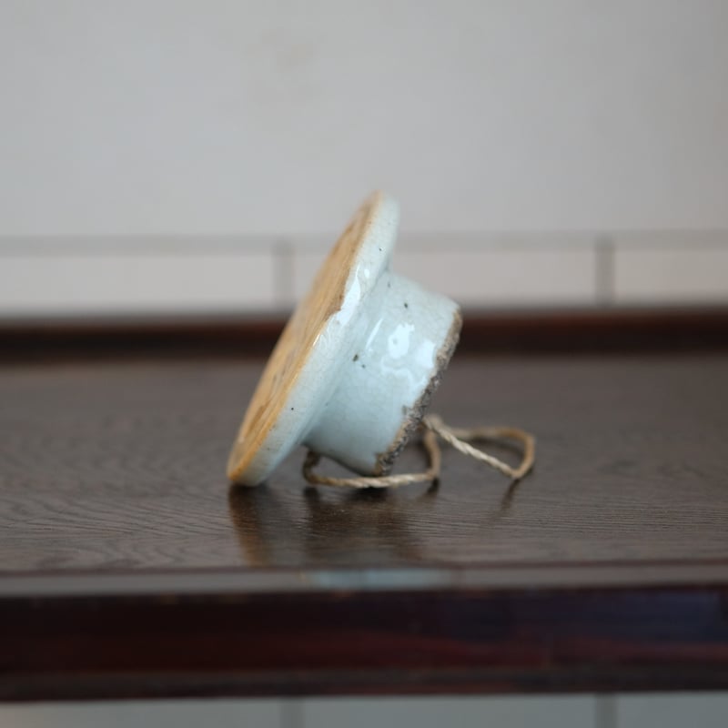 李朝餅型　白磁櫛目文 李朝餅型 白磁櫛目文