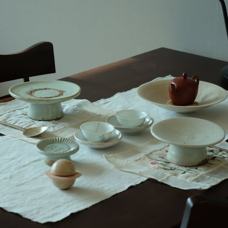 李朝前期 白磁高台皿 | gallery & boutique 雪月花