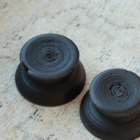 木製の小さな高台皿（2点セット）