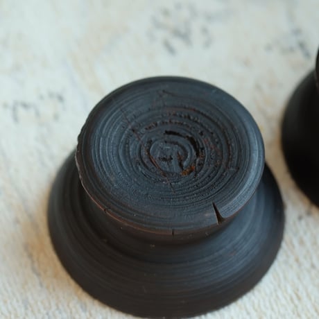 木製の小さな高台皿（2点セット）