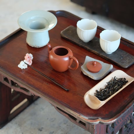 李朝初期 粉青沙器の陶片