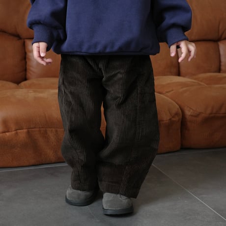 corduroy pants / dark brown