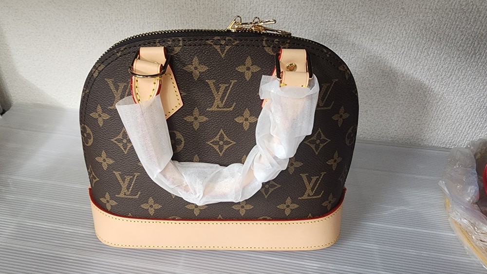 LOUIS VUITTON アルマBB 2wayショルダーバッグ | IROHA LOUIS VUITTON アルマBB 2wayショルダーバッグ | IROHA