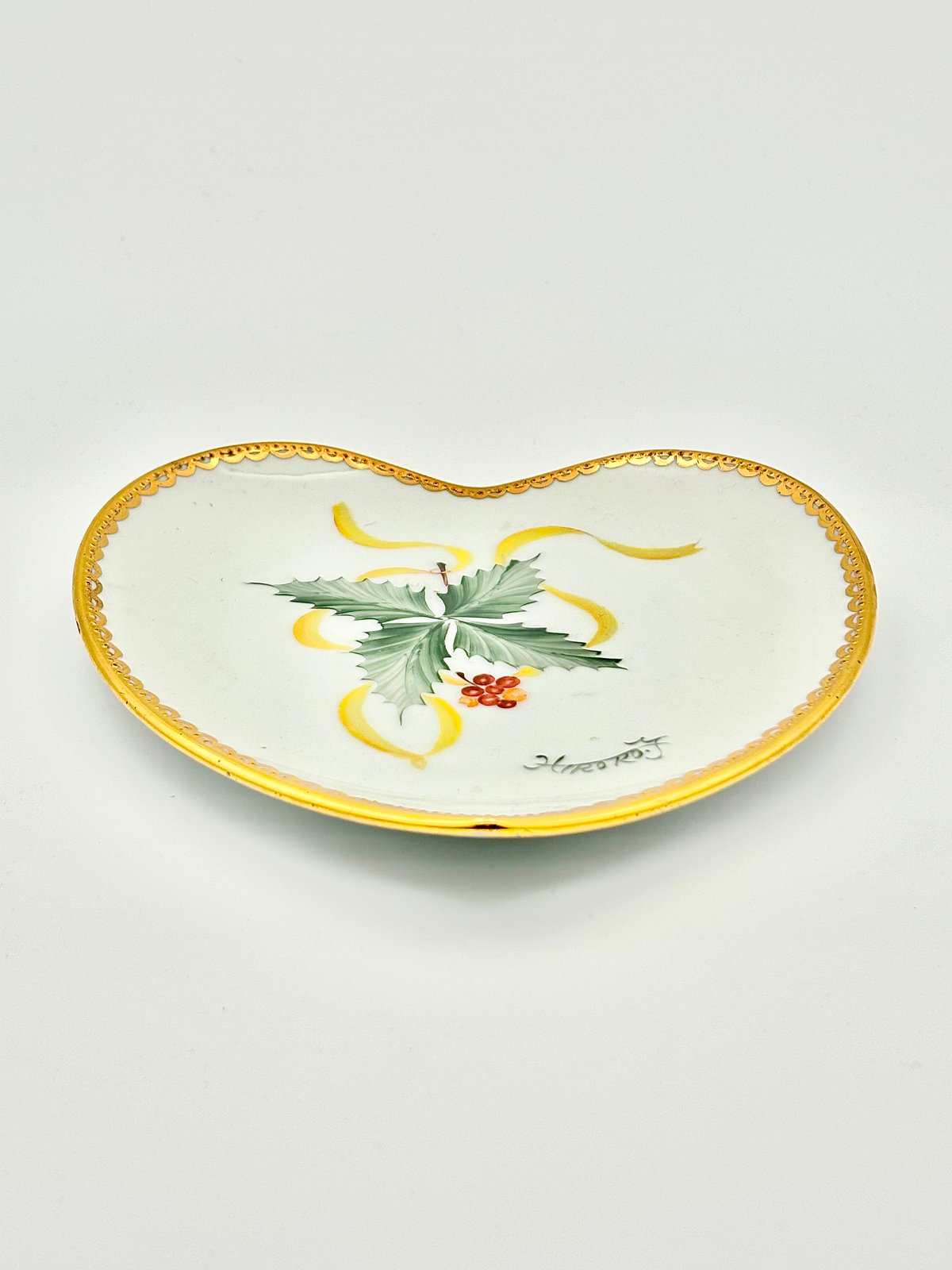 ハート型のお皿 ヒイラギ | ギャラリー朋遊