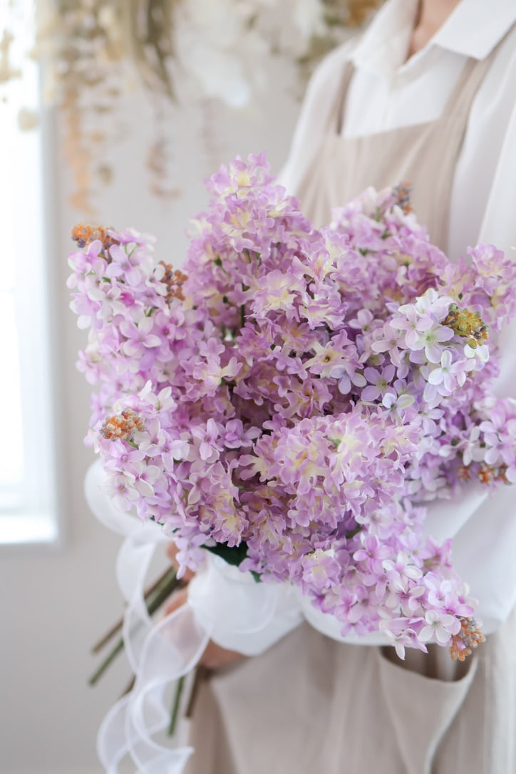 むらさきのライラックを使った『初恋ブーケ』-アーティフィシャル
