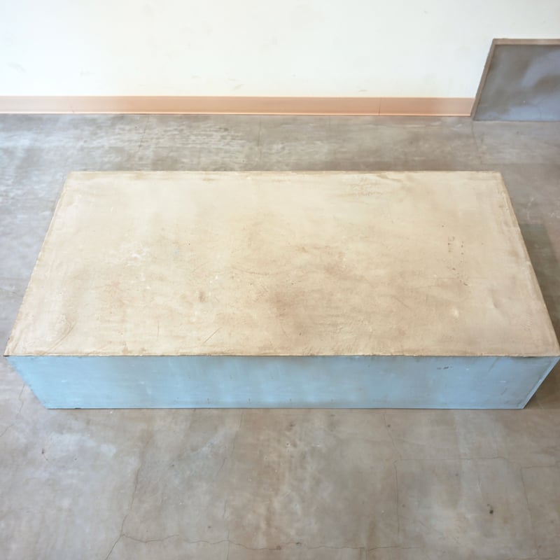 受注生産】モルタル展示台 | Architectural Decor