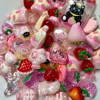 いちごミルク 🍓🥛アクリルビーズ