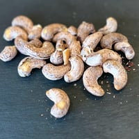 皮付きカシューナッツ（ロースト・塩）