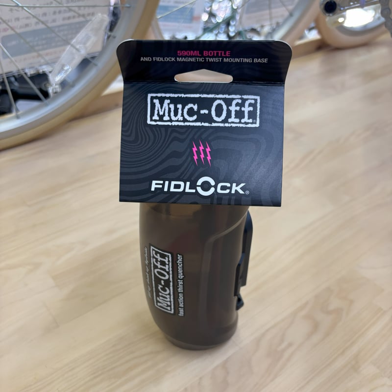 FIDLOCK Muc Off ウォーターボトル 数量限定品 Muc-Off x Fidlock Twist Bottle 450ml - Pink + Bike Base | Muc-Off UK
