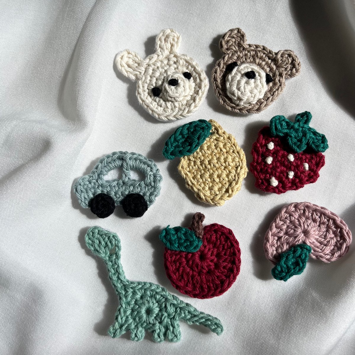 【プチプラ犬服…♪様♡②】レースモチーフ編み　かぎ編み　ワッペン　ベビークリップ プチプラ犬服…♪様♡②】レースモチーフ編み かぎ編み ワッペン