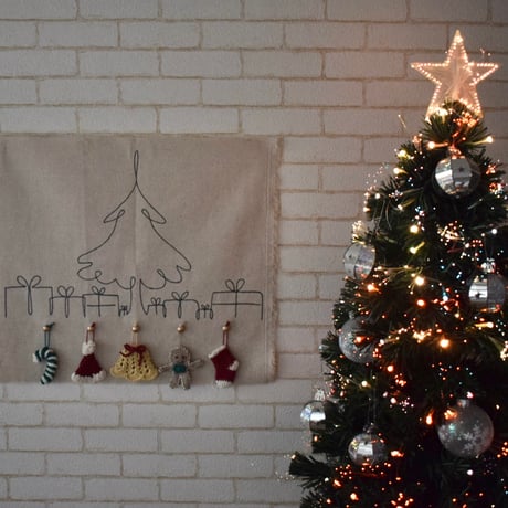 NO．432『マクラメ・クリスマスガーランド・タペストリー』 クリスマスツリータペストリー（大）：マーク・マーティン | nunocoto