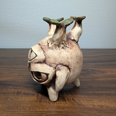 陶器フィギュア 3つ目パキポ R82-6