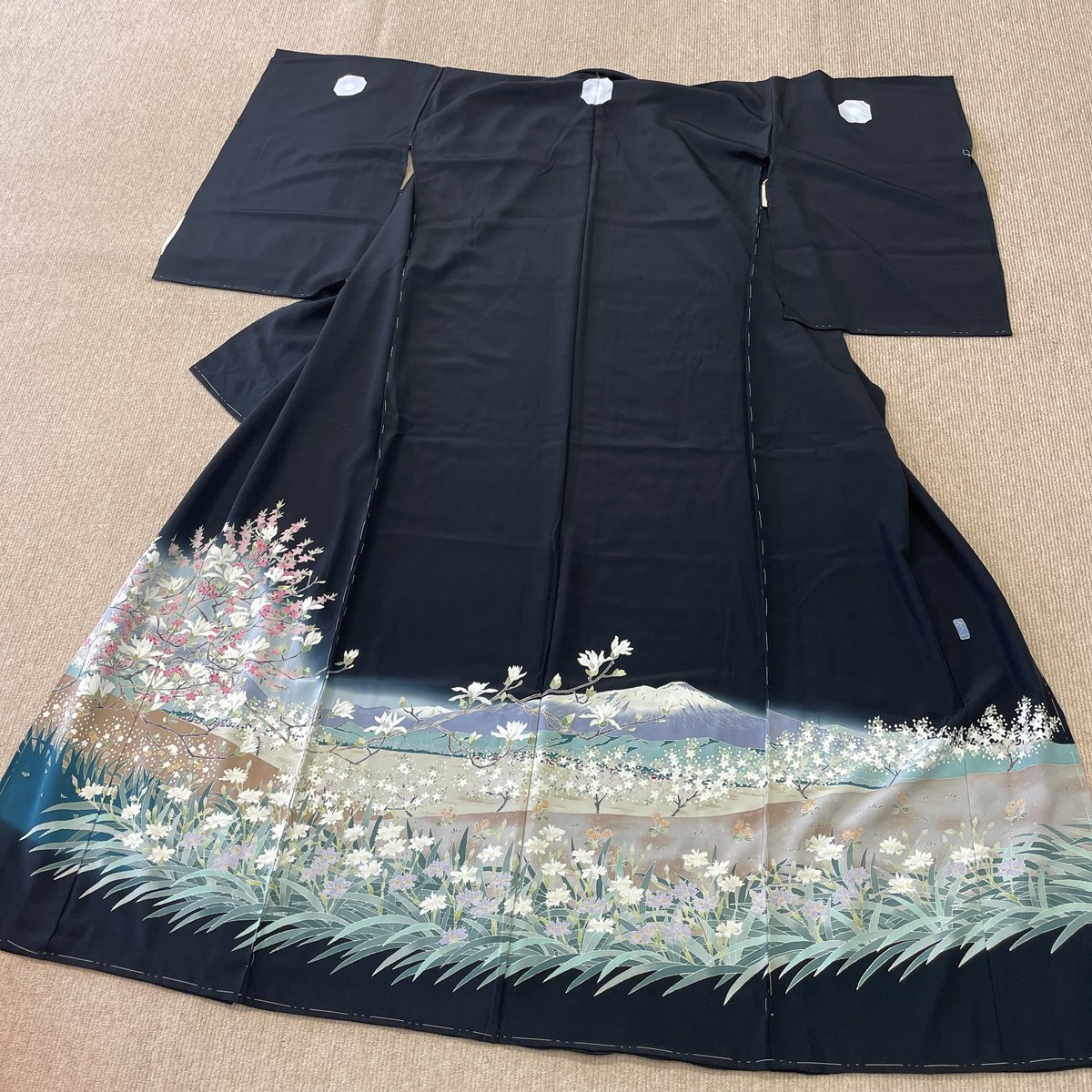 お仕立て付き 新品 伝統的工芸品 加賀友禅 黒留袖 横山秀一作