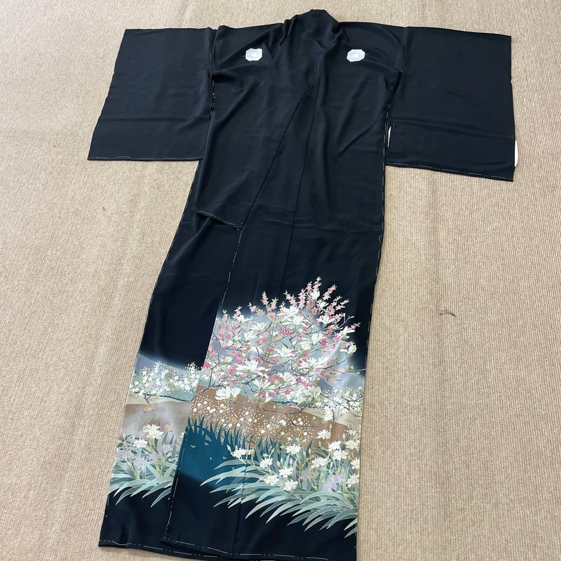 お仕立て付き 新品 伝統的工芸品 加賀友禅 黒留袖 横山秀一作 お仕立て付き 新品 伝統的工芸品 加賀友禅 黒留袖 横山秀一作