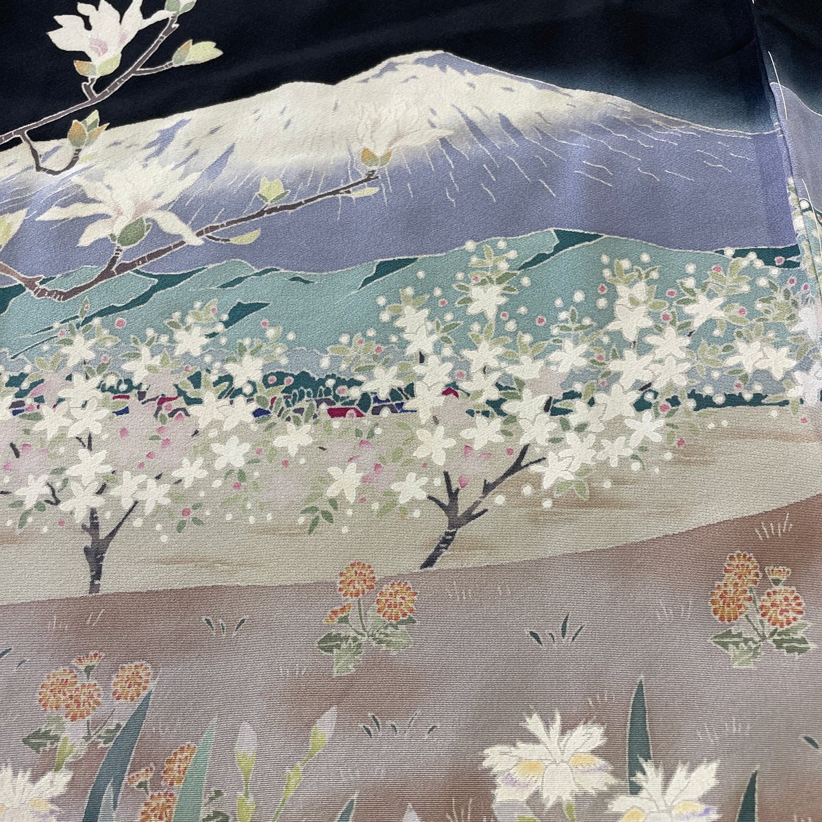 お仕立て付き 新品 伝統的工芸品 加賀友禅 黒留袖 横山秀一作 岩手山 