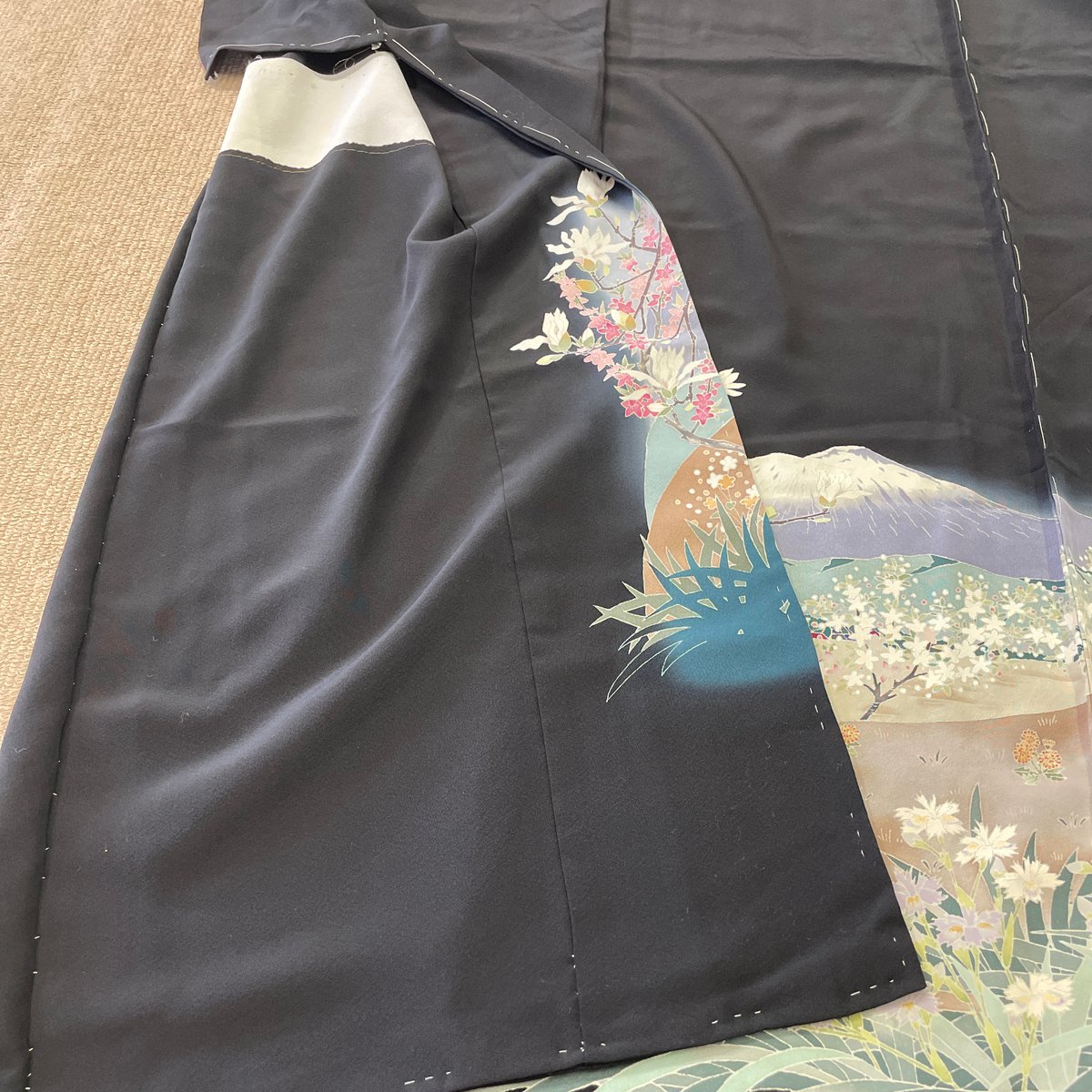 お仕立て付き 新品 伝統的工芸品 加賀友禅 黒留袖 横山秀一作 お仕立て付き 新品 伝統的工芸品 加賀友禅 黒留袖 横山秀一作