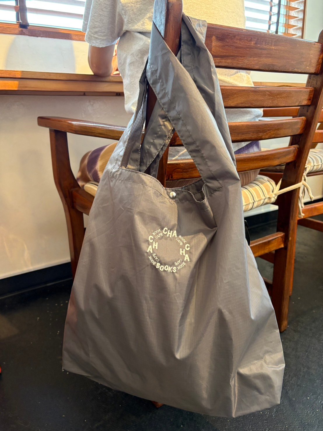 バッグ Cha cha CHA CHA CHA BOOKS original nylon bag(gray,蓄光) |
