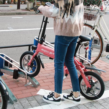 特定小型原動機付自転車 免許不要 電動バイク RICHBIT CITY 電動キックボード にはない 安定感 軽量 公道走行可能 折り畳み