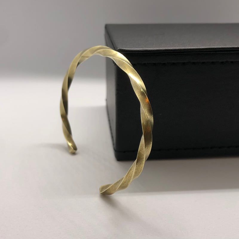 001.真鍮3mm角棒ツイストバングルA | Velvet-Violet