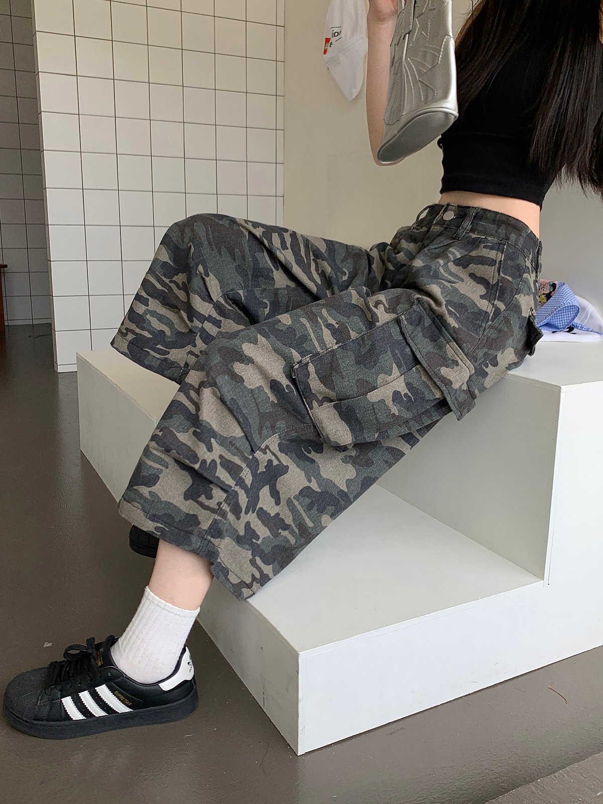 【美品】　2025年中国モデルハーフパンツ 関税負担なし☆Sp5der OG Web V2 ショーツ☆海外セレブ多数着用