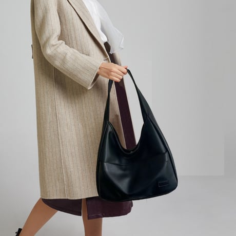 soft curve shoulder bag with outer pocket　MA1889