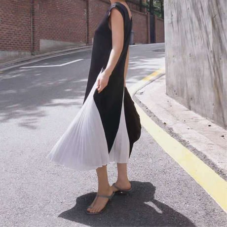 sleeveless pleats docking one piece　MA1957