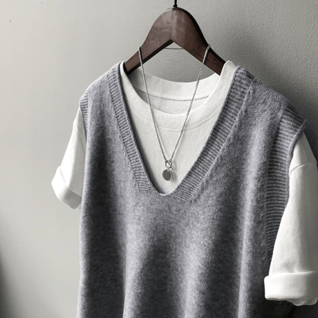 loose fit v-neck knit vest　MA1632